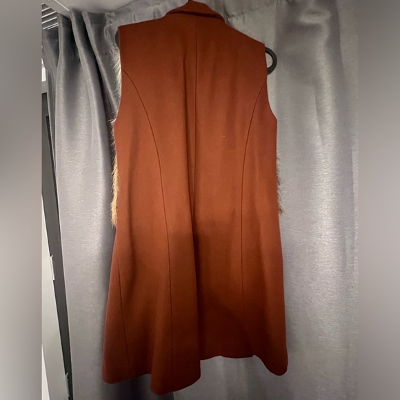 Medium size Fur Vest from Zara - Fall Vest auburn wardrobe - Picture 3 of 6